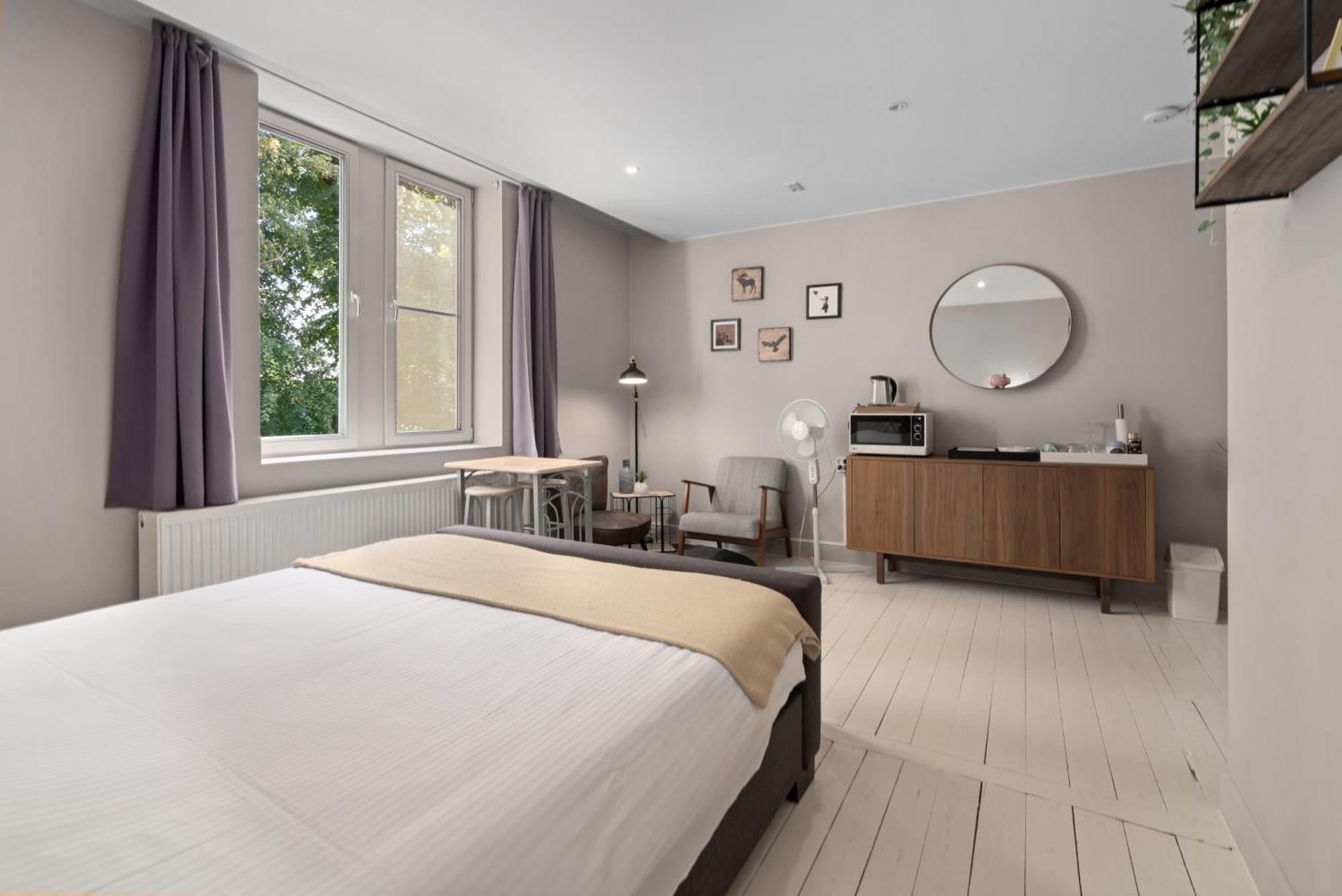 Spacious Guest Suites Near Historic Market - 5 Min Walk Brugge Eksteriør bilde