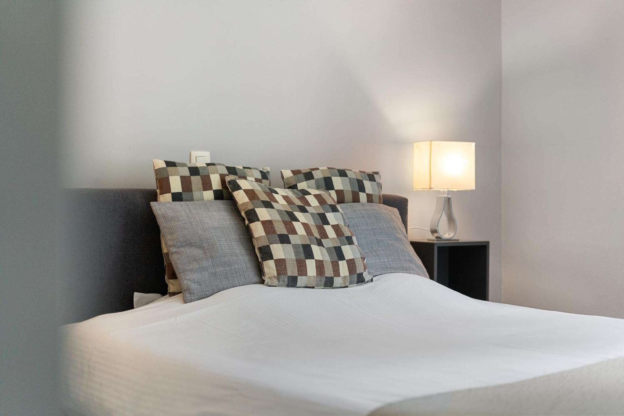 Spacious Guest Suites Near Historic Market - 5 Min Walk Brugge Eksteriør bilde