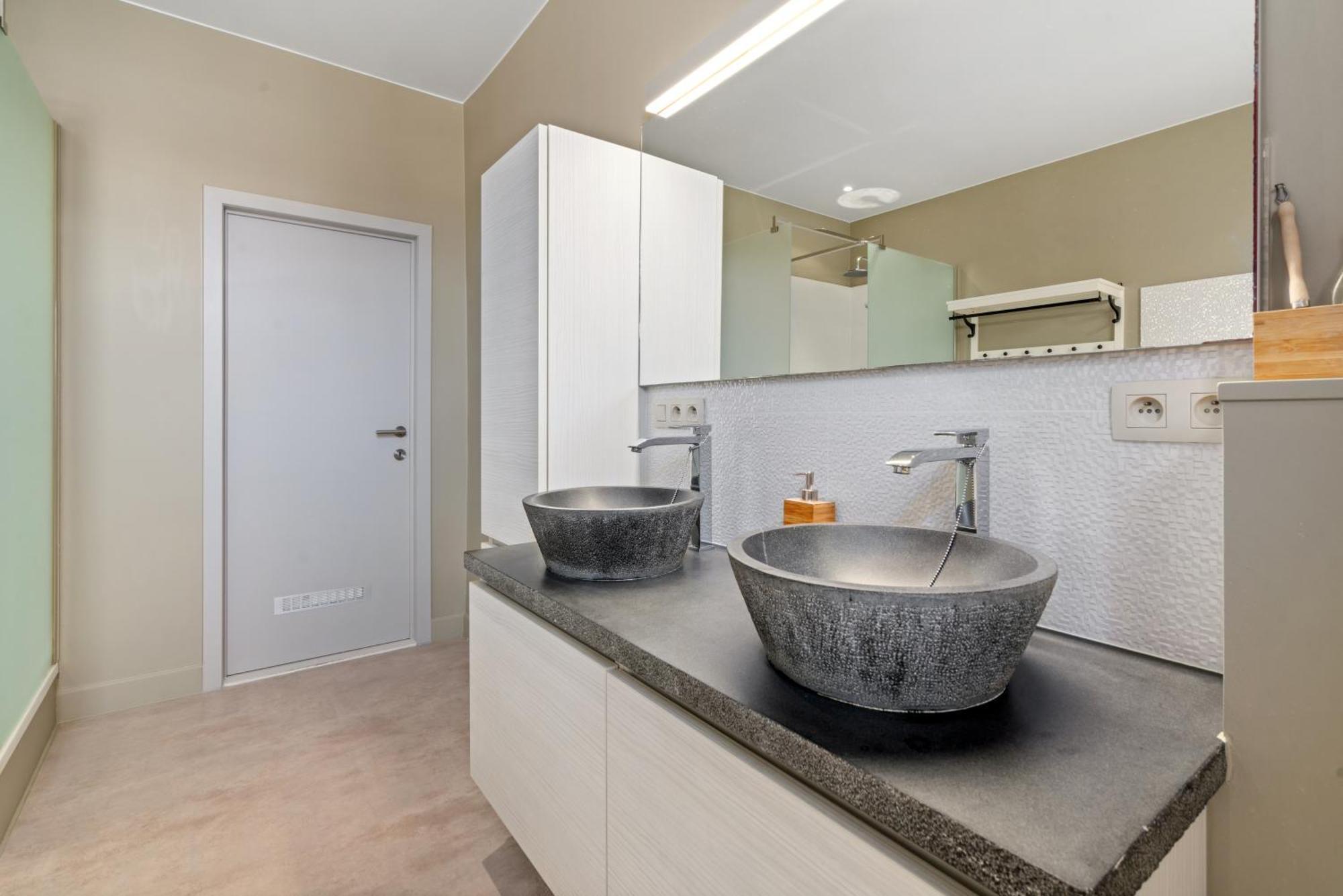 Spacious Guest Suites Near Historic Market - 5 Min Walk Brugge Eksteriør bilde